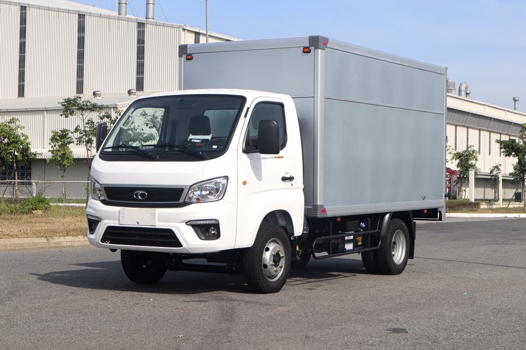Xe tải Thaco TF2800 thùng kín trắng